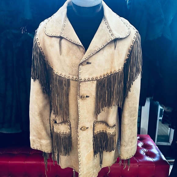 Wow 🤩 Vintage Wilderness Wayne Western Fringe Jacket - Hand Engraved/Signed - Picture 2 of 13